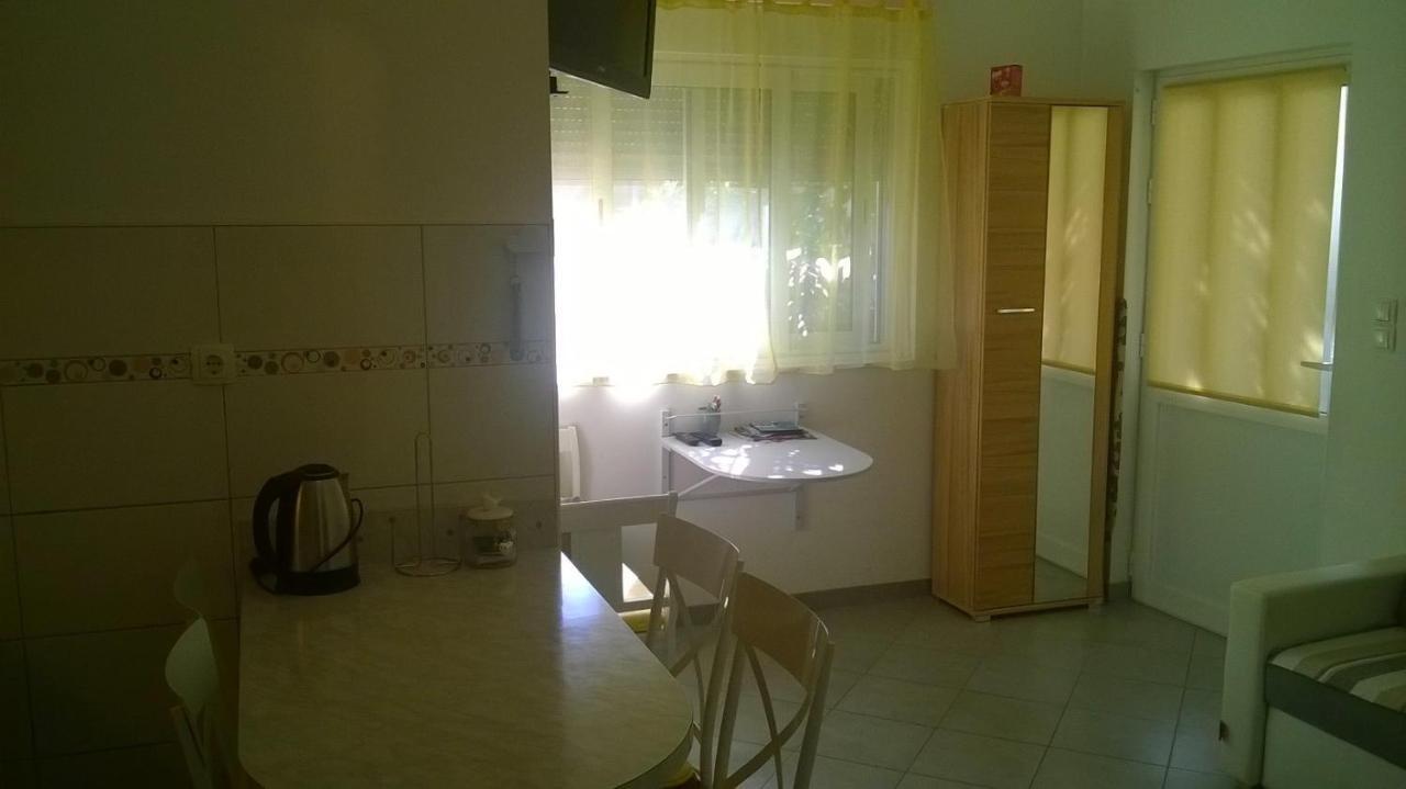 Apartman Renata Omis Exterior photo