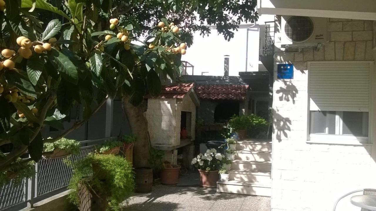 Apartman Renata Omis Exterior photo